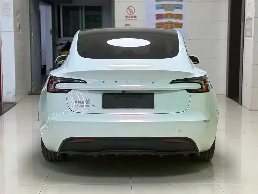 Tesla Model 3 — фото 8