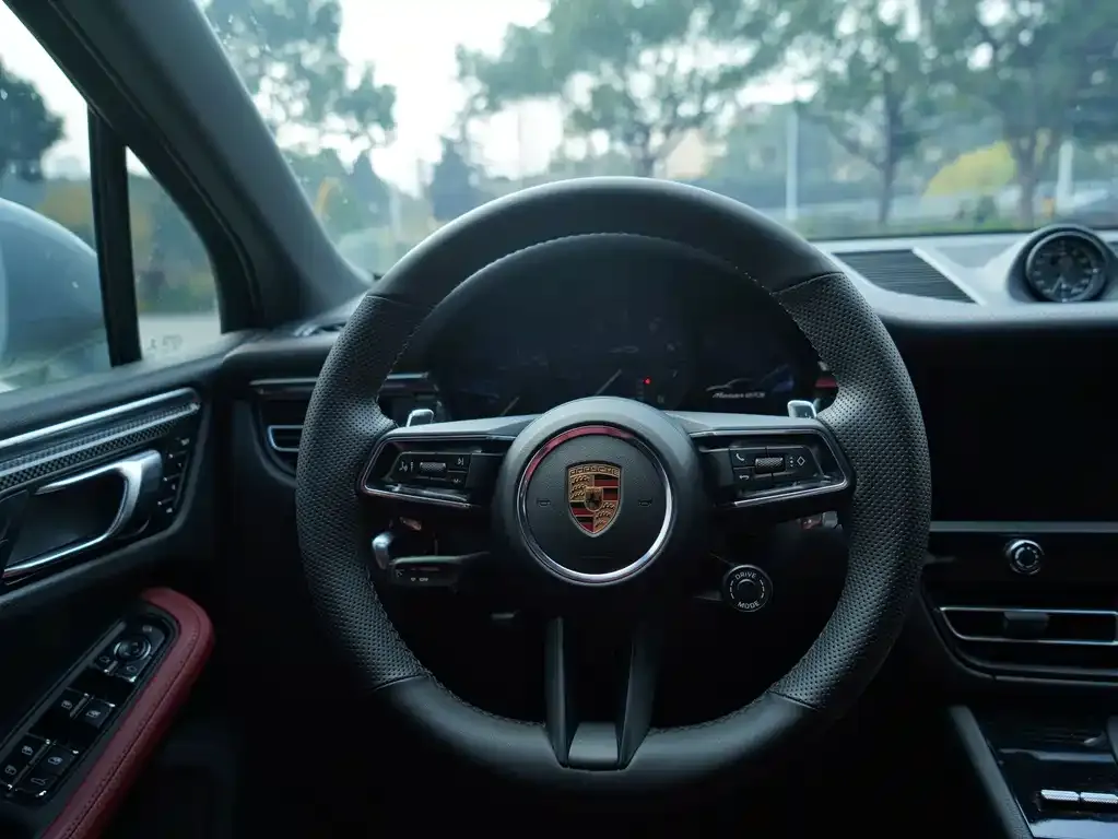 Porsche Macan — фото 9
