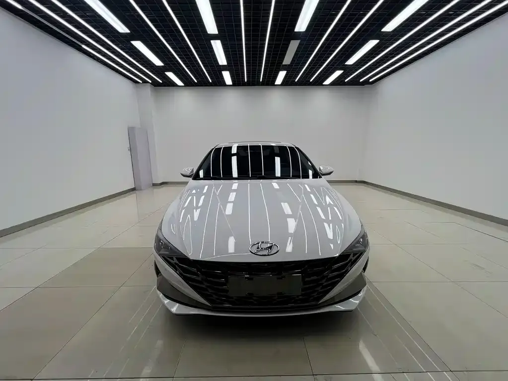 Hyundai Elantra — фото 2