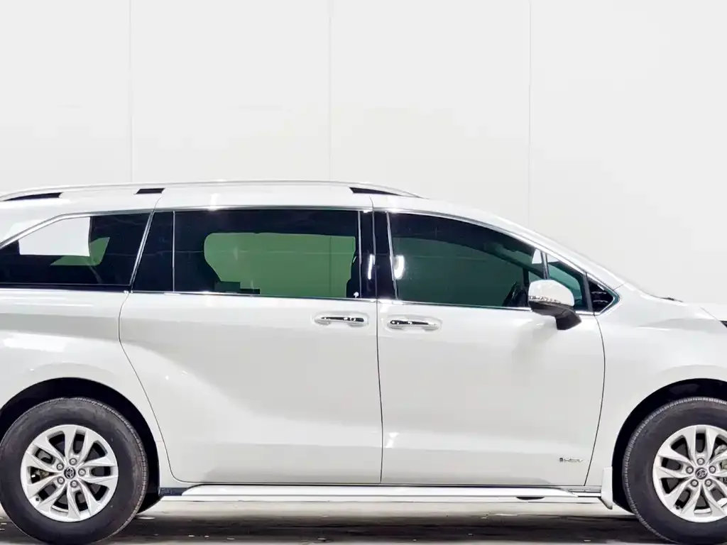 Toyota Granvia — фото 6