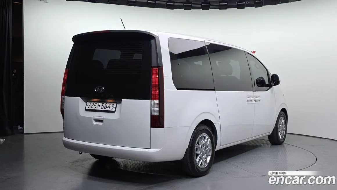 Hyundai Staria — фото 2