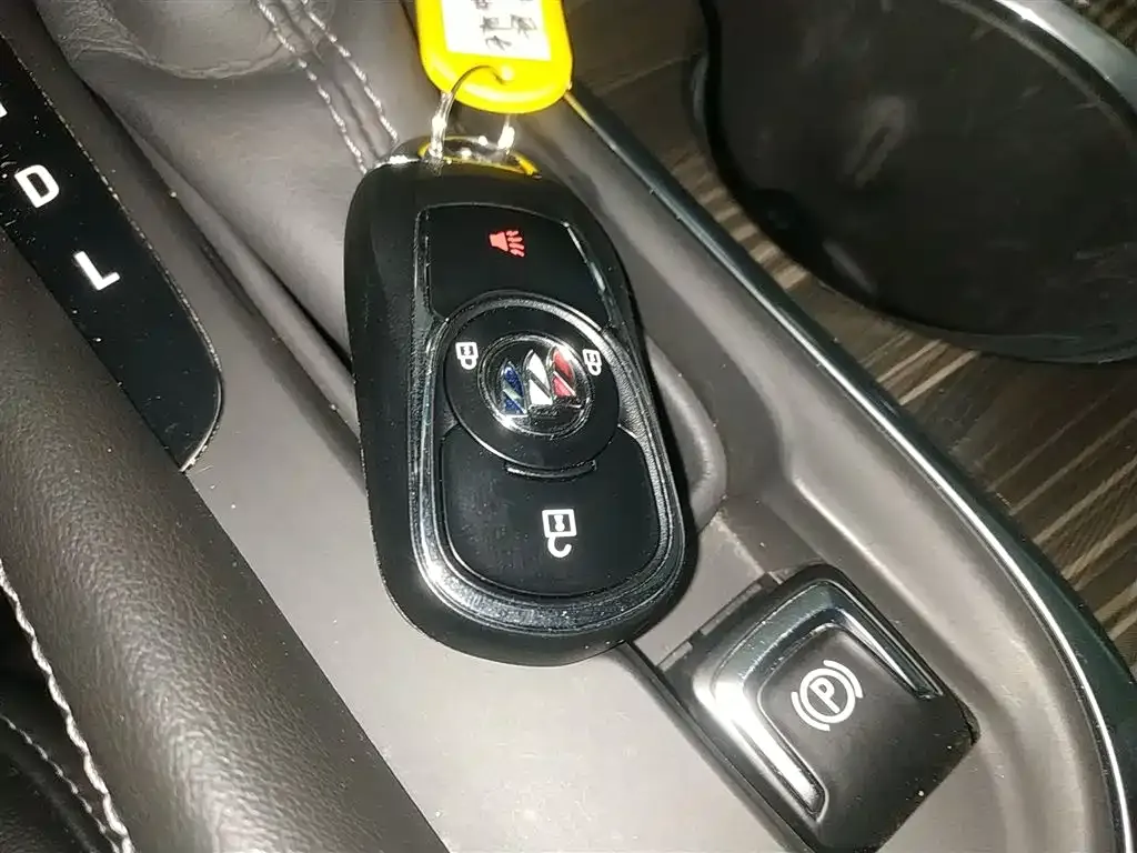 Buick Envision Plus — фото 9