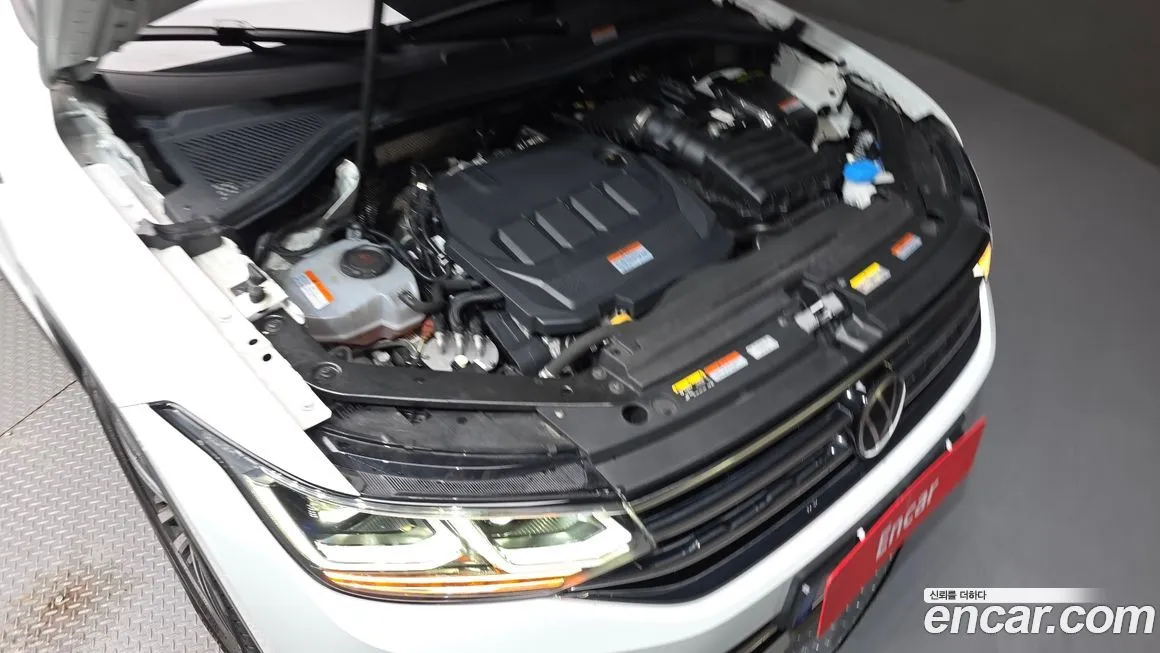 Volkswagen Tiguan — фото 6