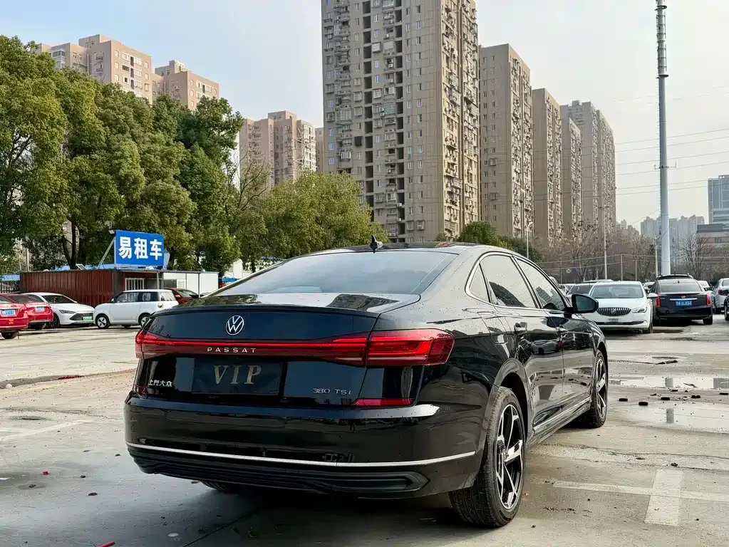 Volkswagen Passat — фото 10