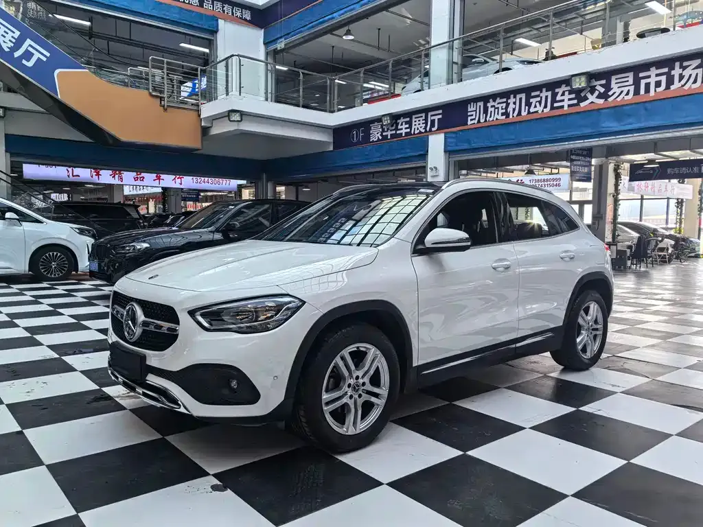 Mercedes-Benz GLA — фото 1