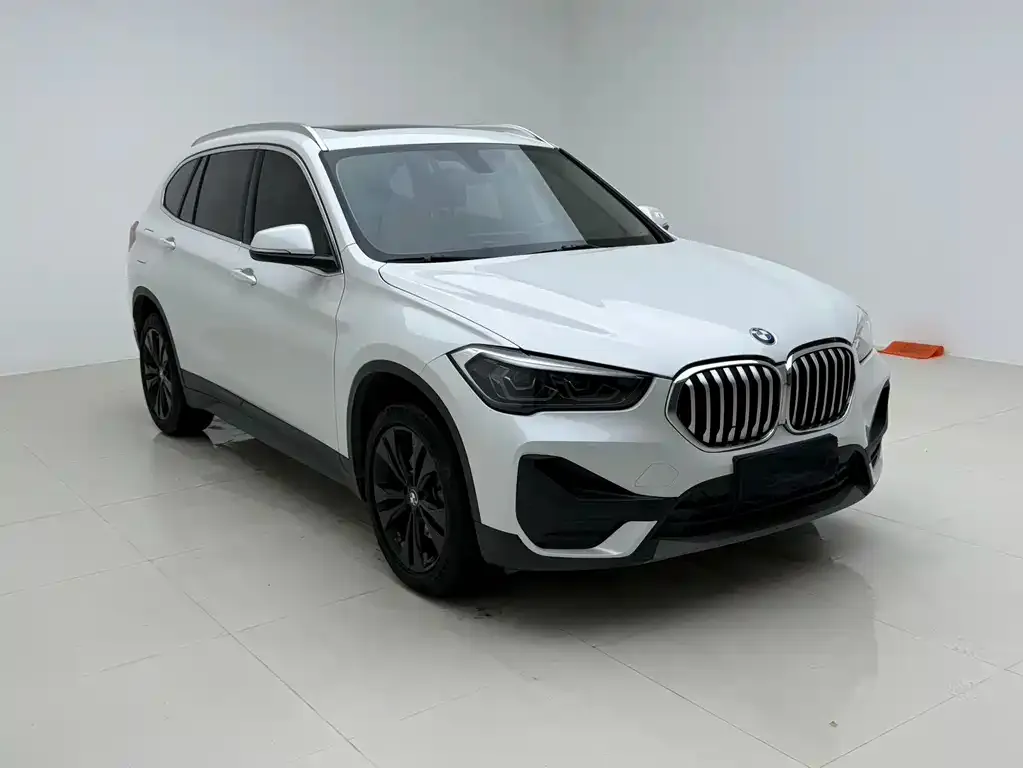 BMW X1 — фото 5