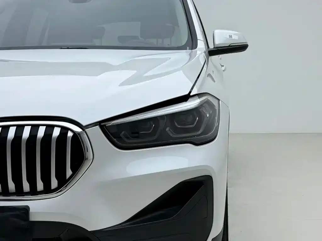 BMW X1 — фото 8