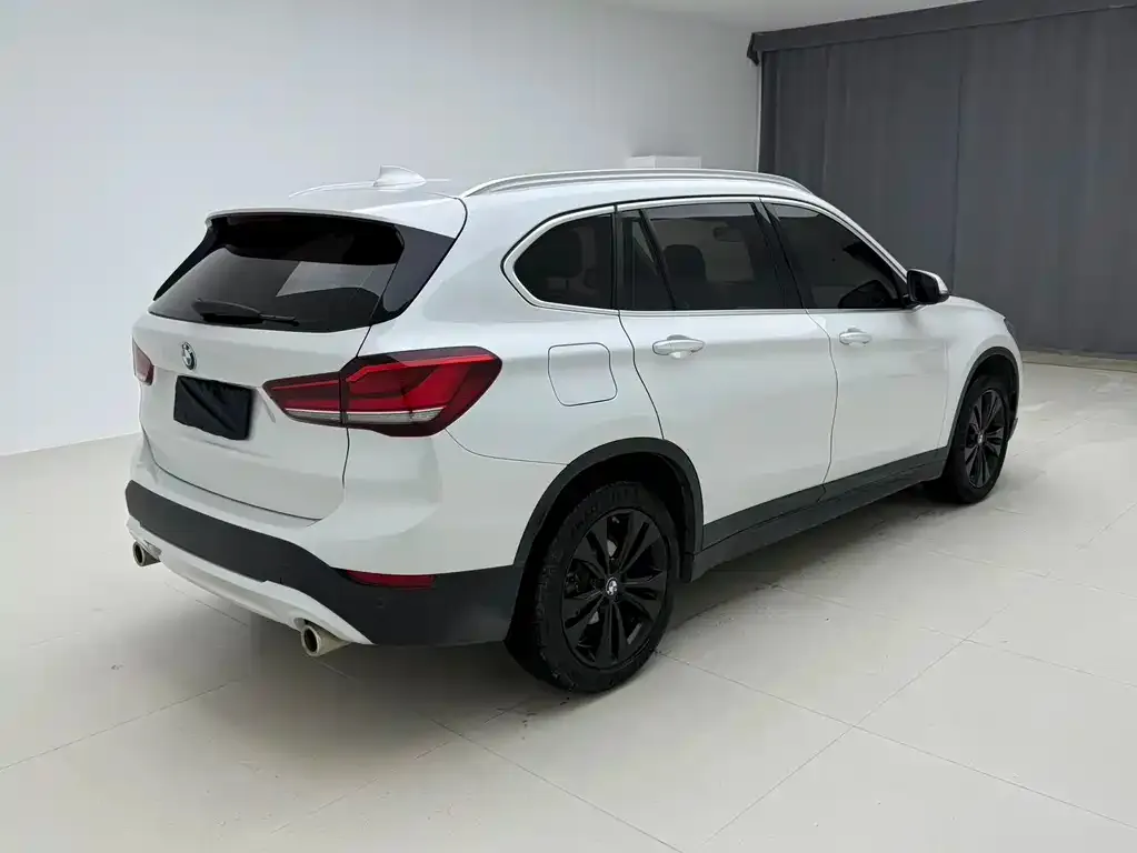 BMW X1 — фото 6