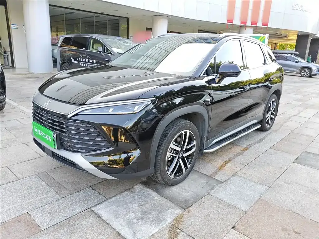 BYD L DM-i — фото 1