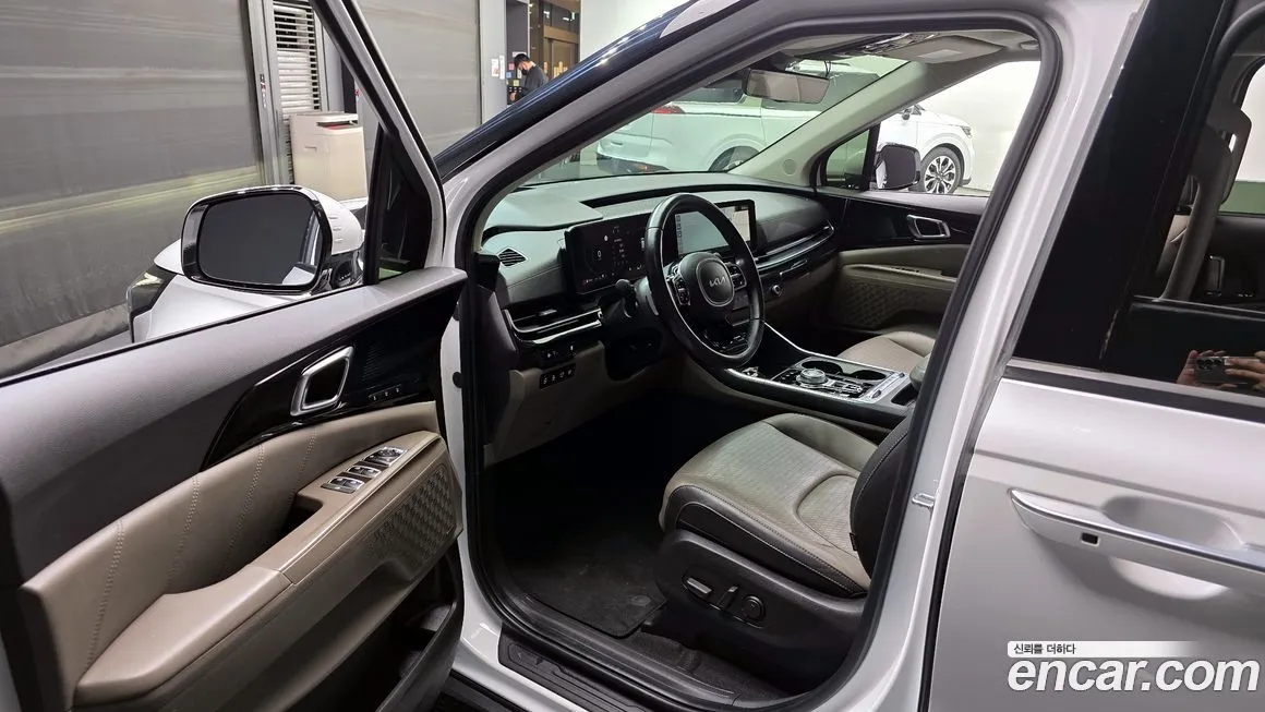 Kia Carnival — фото 10