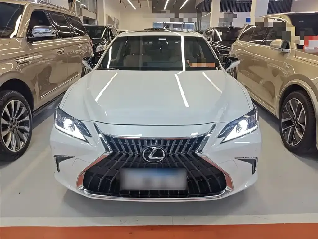 Lexus ES — фото 9