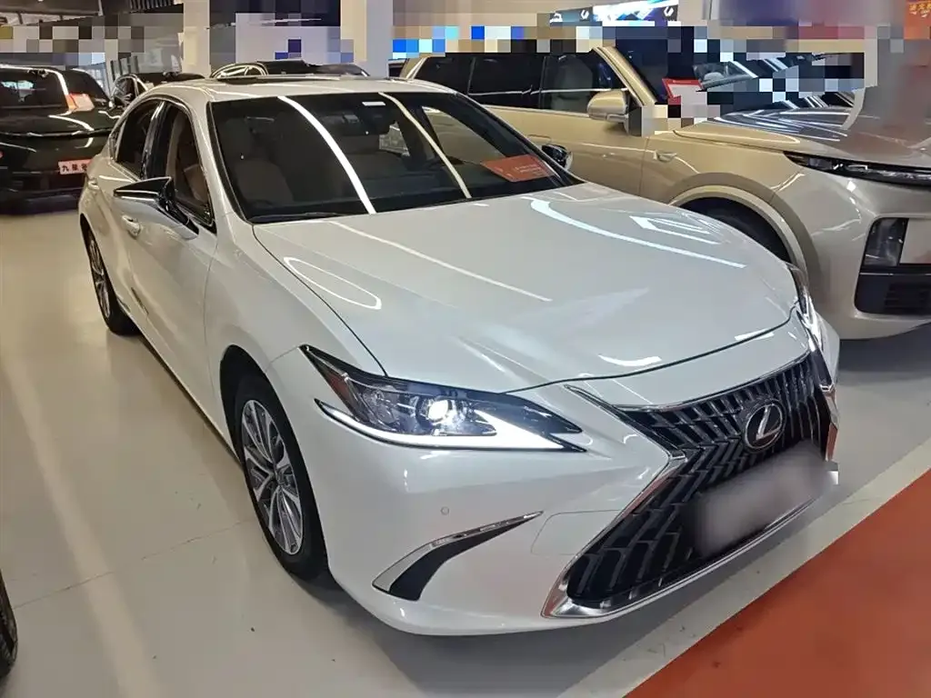 Lexus ES — фото 5