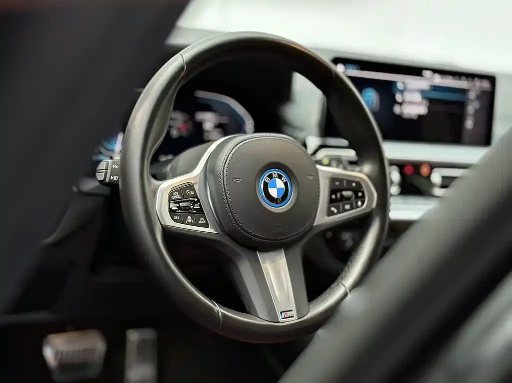 BMW iX3 — фото 4