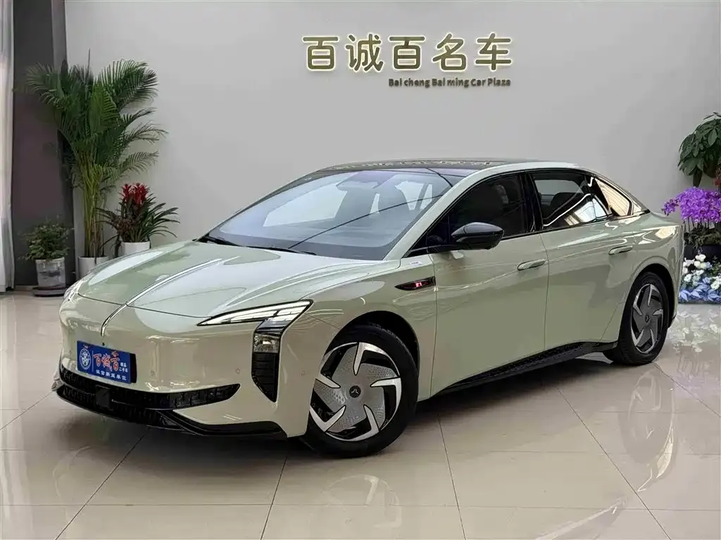 Hongqi EH7 — фото 1