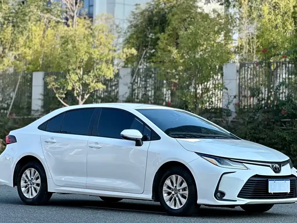 Toyota Corolla — фото 4