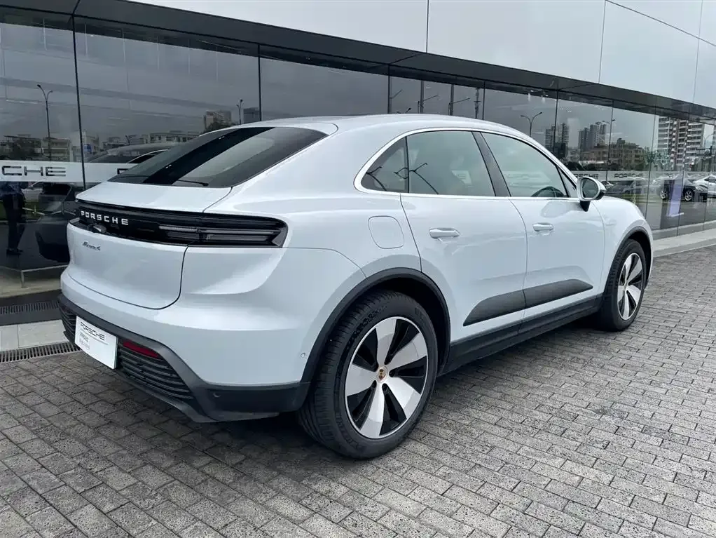 Porsche Macan EV — фото 3