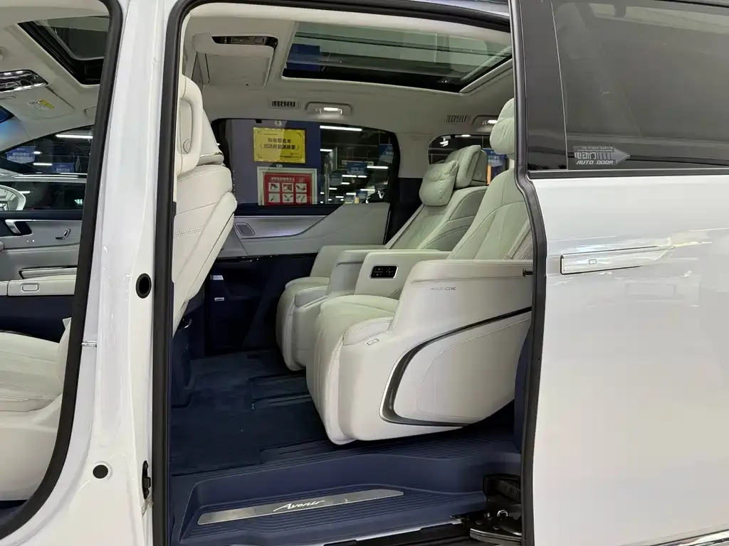 Buick GL8 Hybrid — фото 2