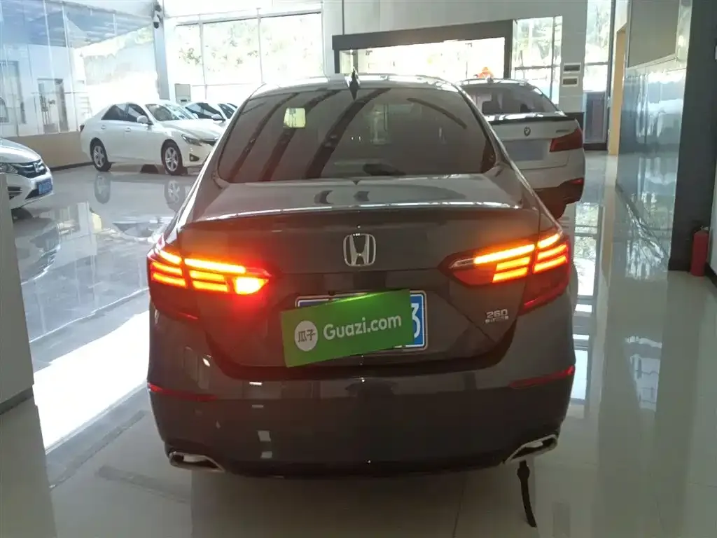 Honda Inspire — фото 6