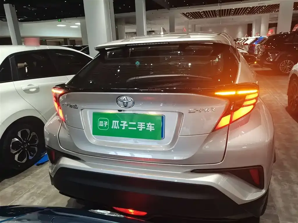 Toyota C-HR — фото 7