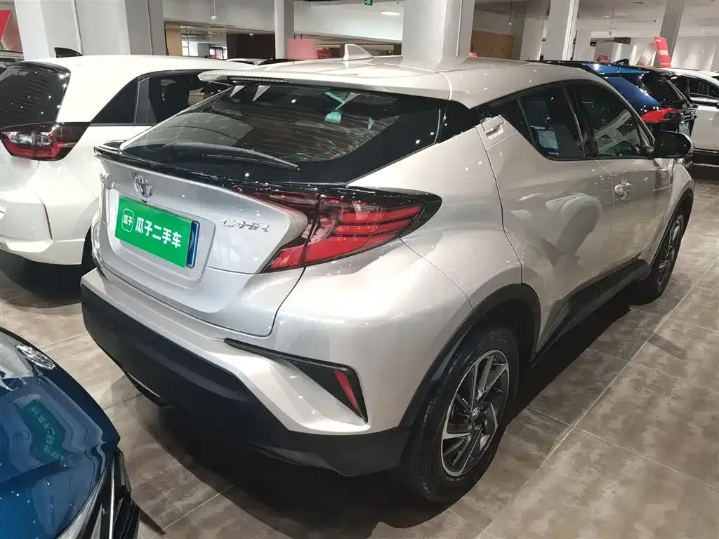 Toyota C-HR — фото 10
