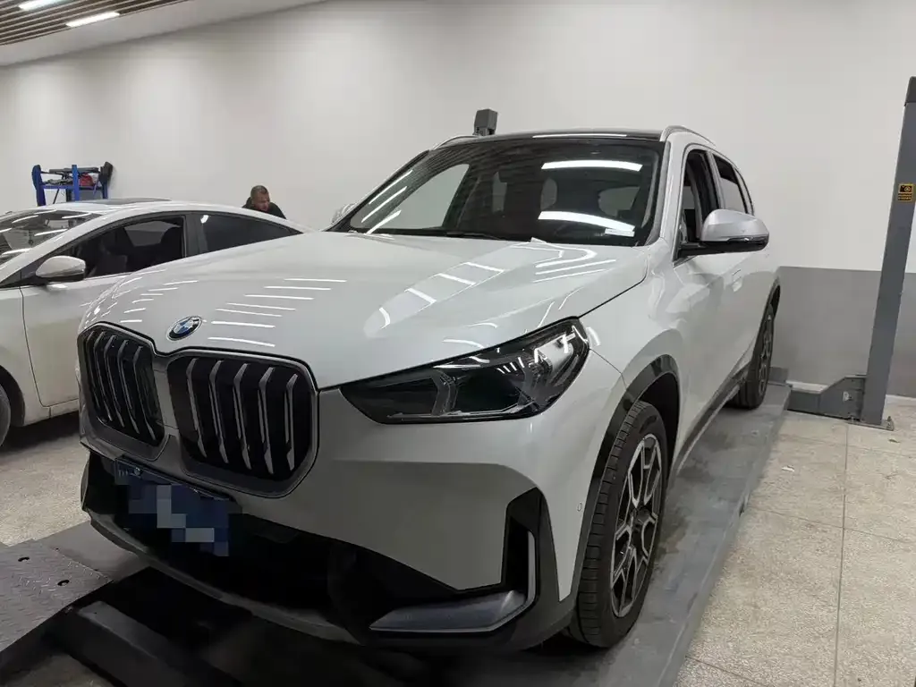 BMW X1 — фото 1