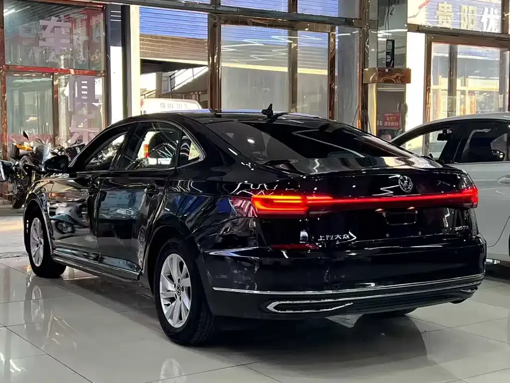 Volkswagen Passat — фото 4