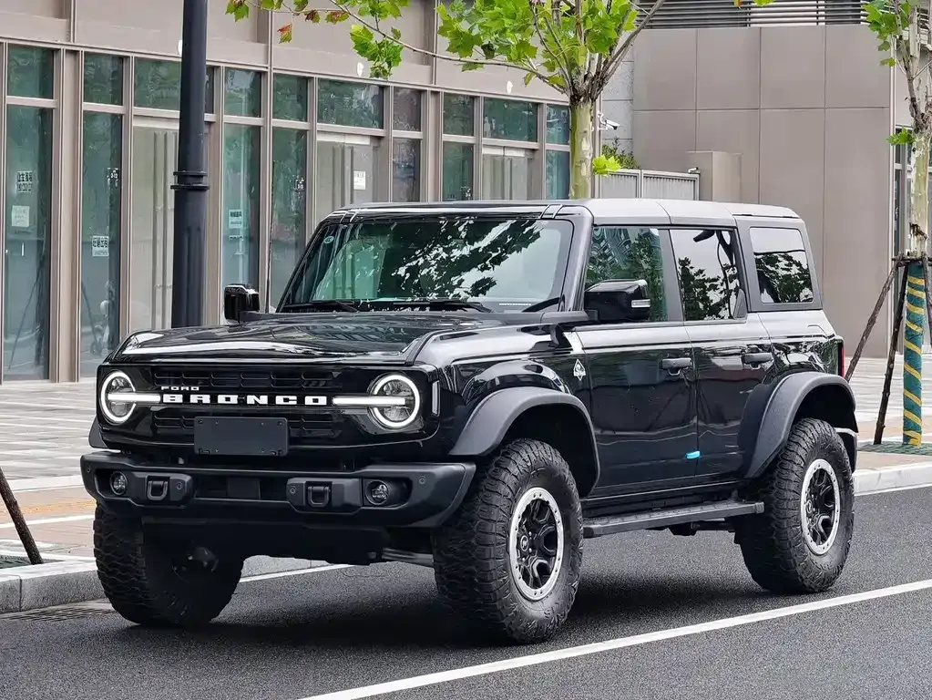 Ford Bronco — фото 1