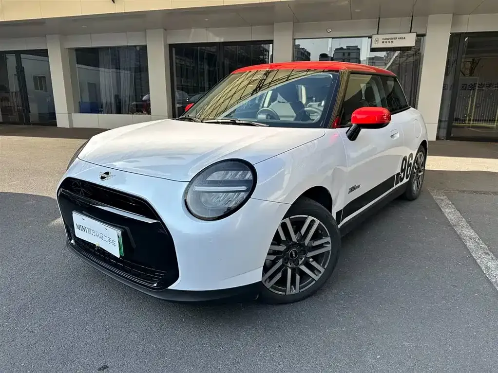 MINI Cooper EV — фото 1