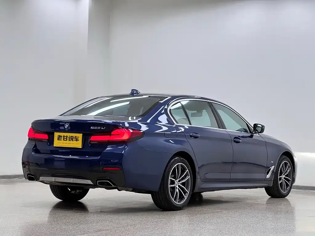 BMW 5 Series — фото 3