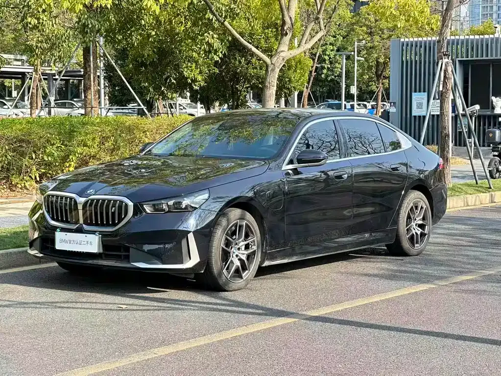 BMW i5 — фото 1