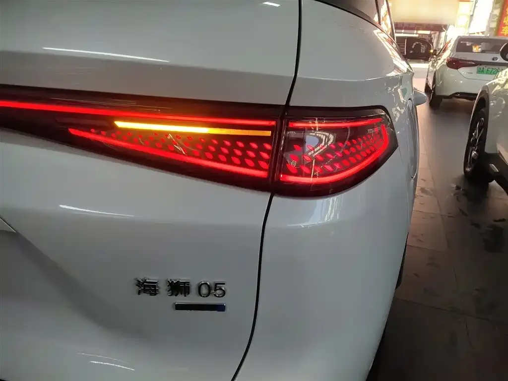 BYD Seal 05 DM-i — фото 9