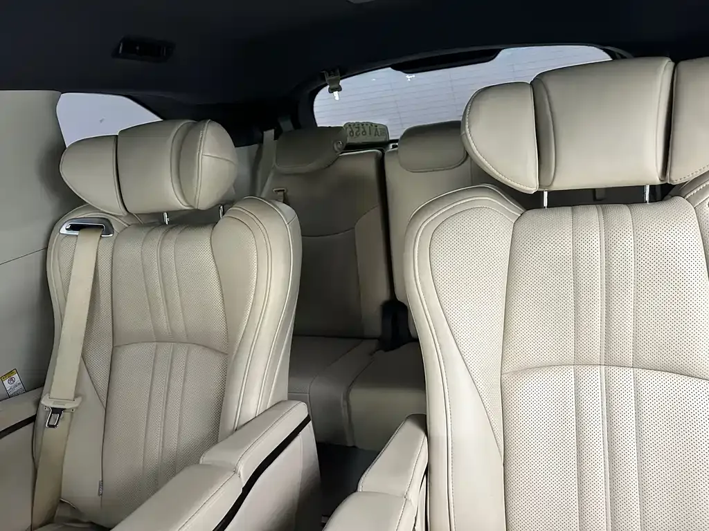 Toyota Sienna — фото 9
