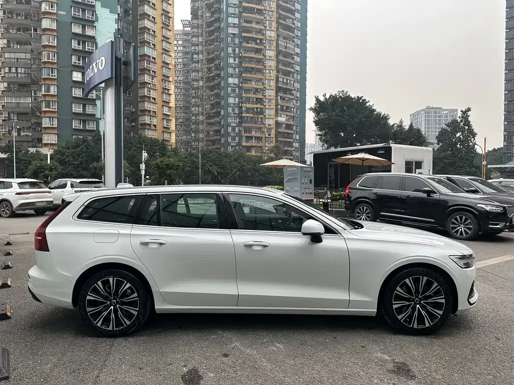 Volvo V60 — фото 10