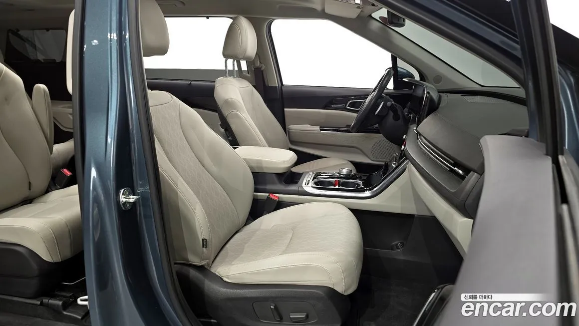 Kia Carnival — фото 10