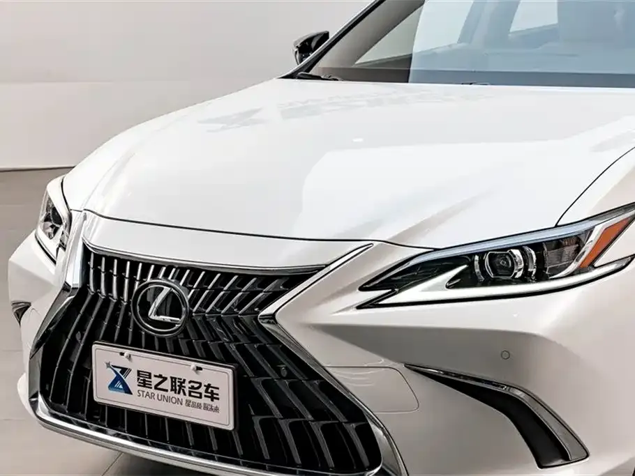 Lexus ES — фото 5