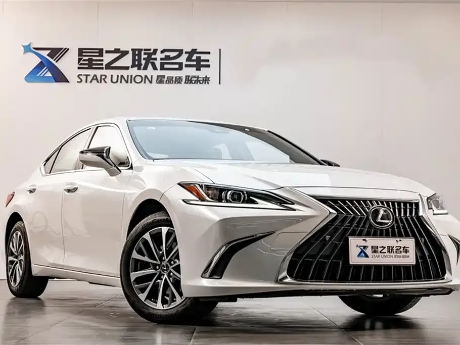 Lexus ES — фото 9