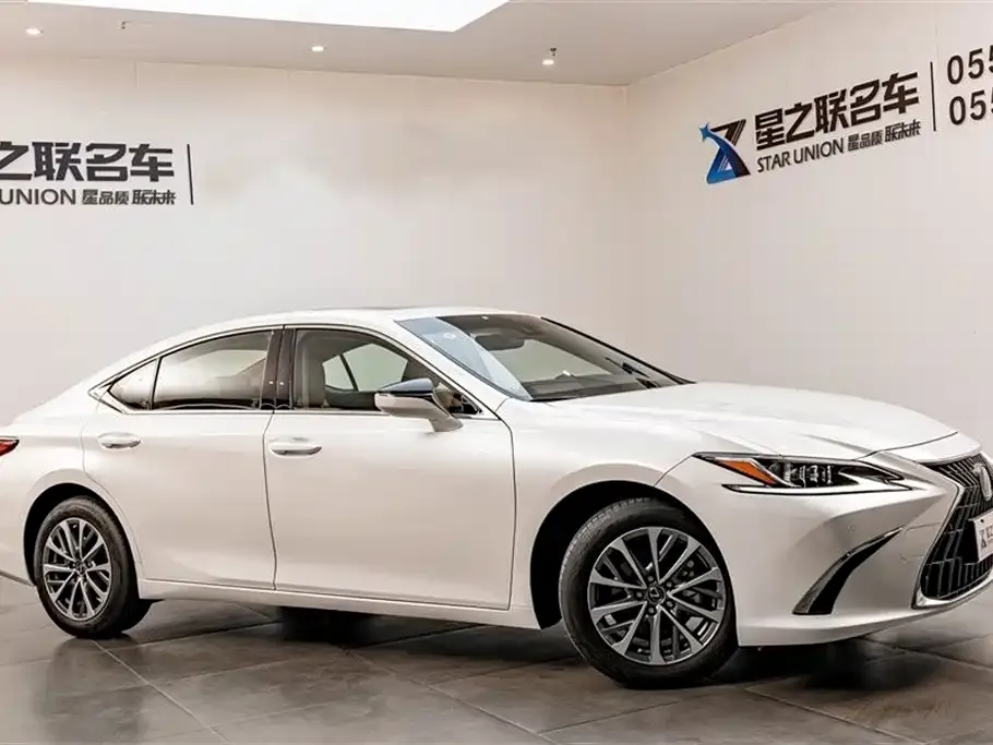 Lexus ES — фото 10