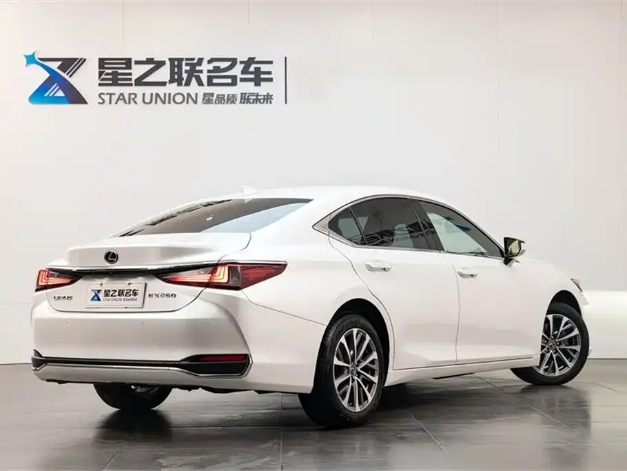 Lexus ES — фото 2