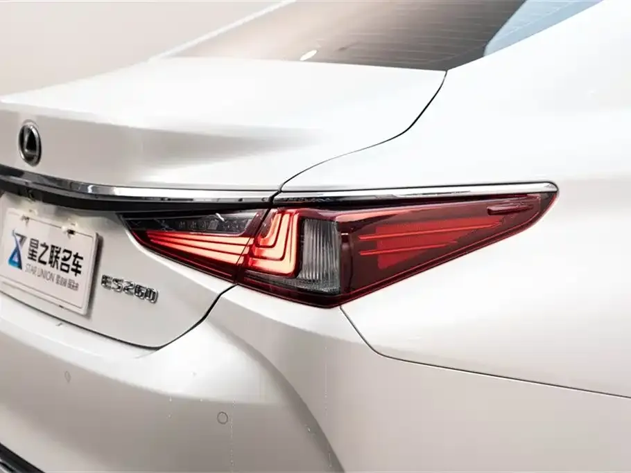 Lexus ES — фото 4