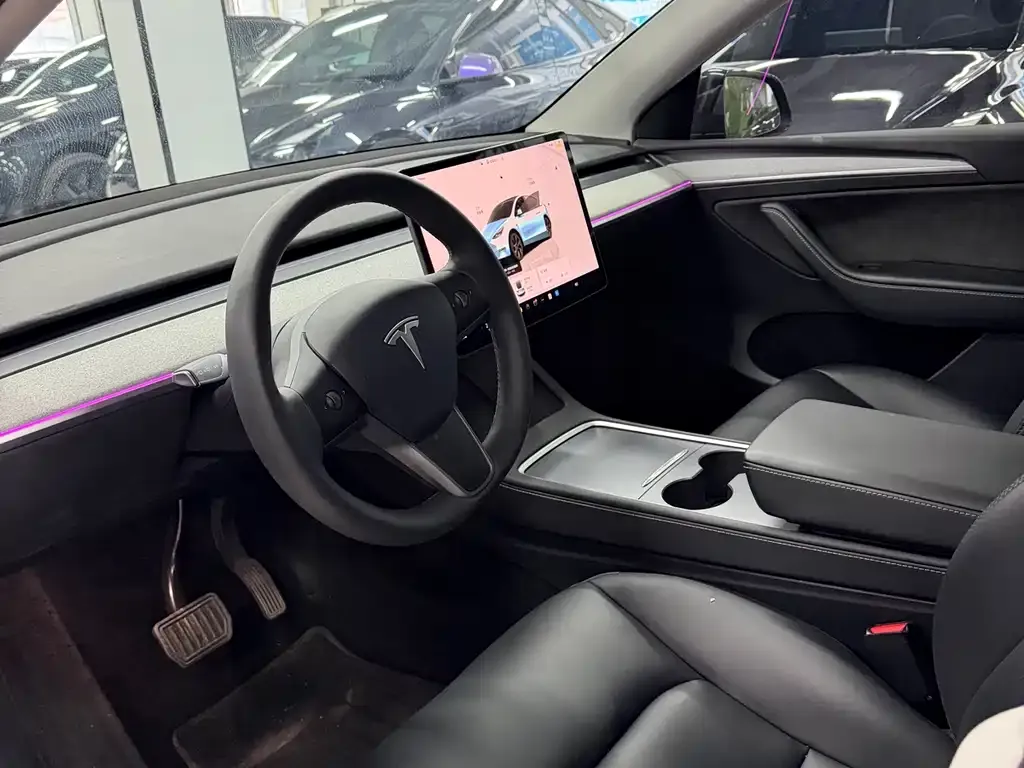 Tesla Model Y — фото 4