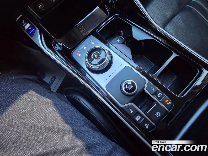 Kia Sorento — фото 9