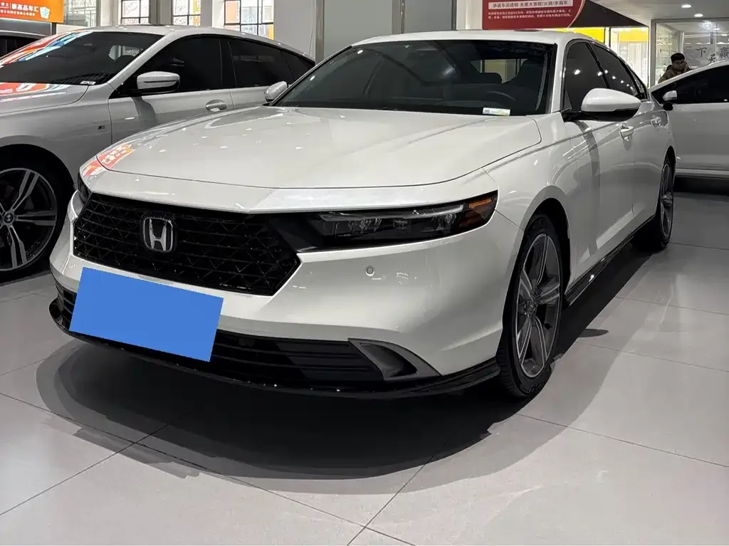 Honda Accord — фото 1