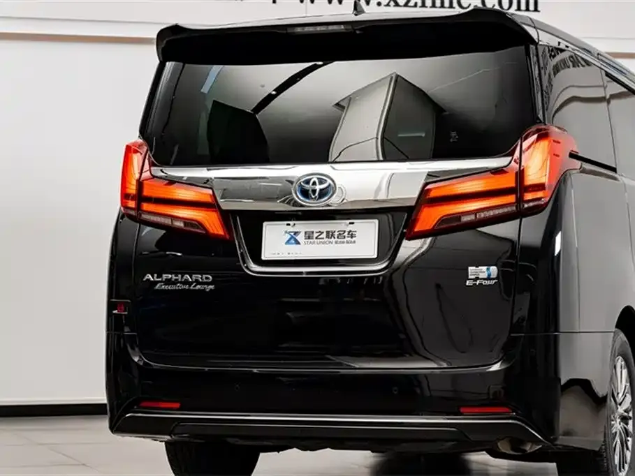 Toyota Alphard — фото 7
