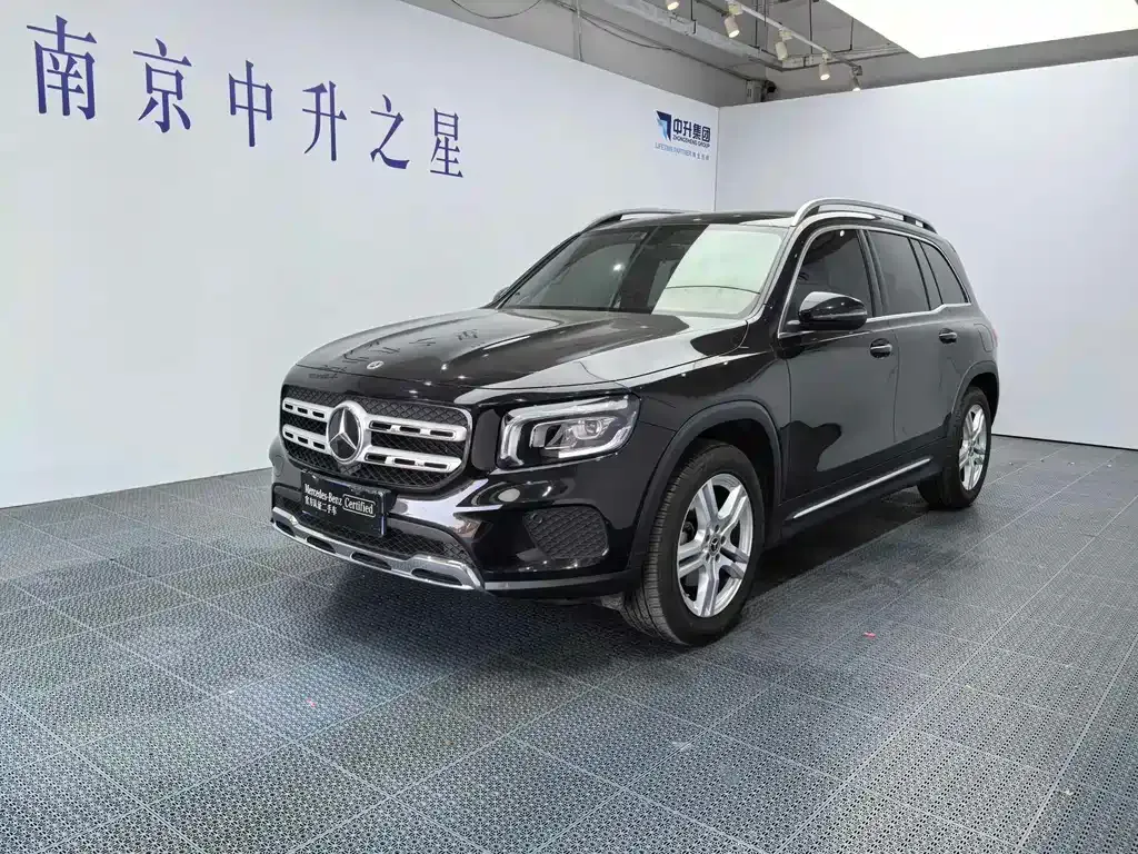 Mercedes-Benz GLB — фото 1