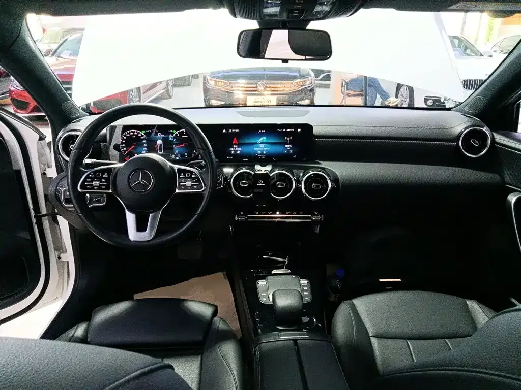 Mercedes-Benz A-Class — фото 10