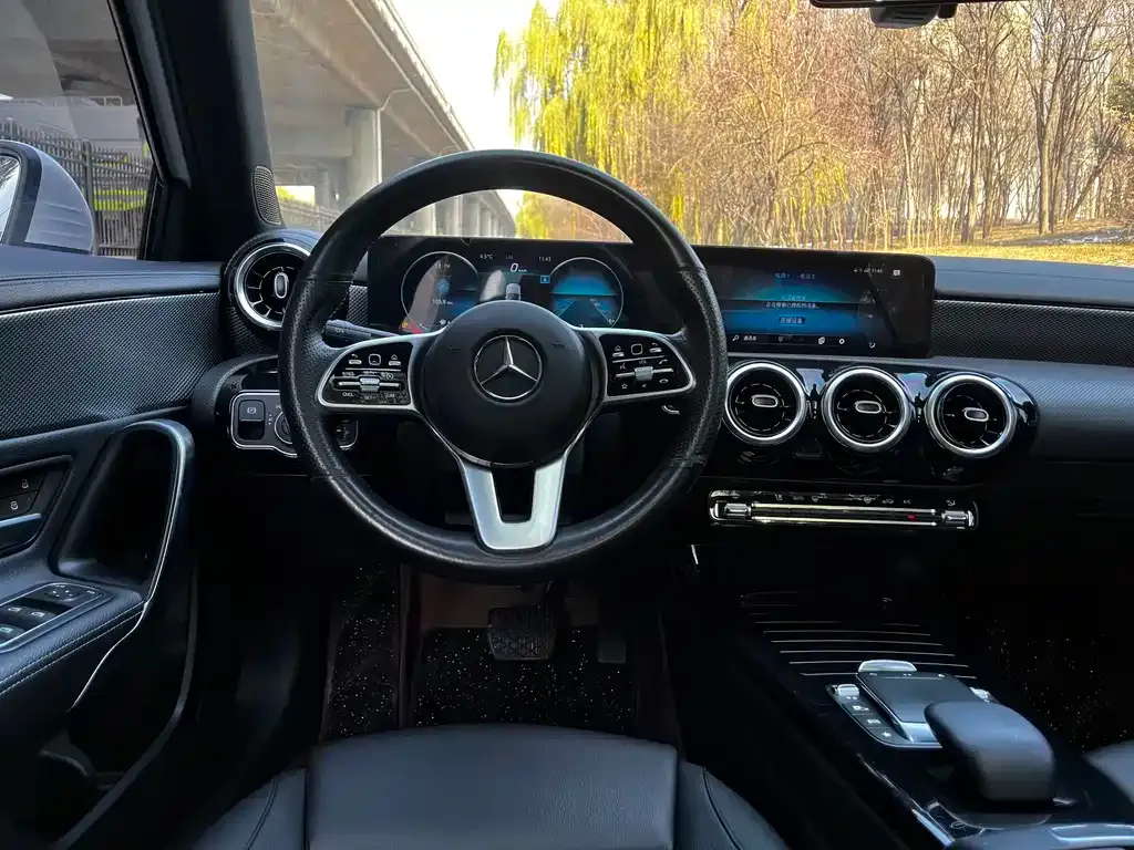 Mercedes-Benz A-Class — фото 10
