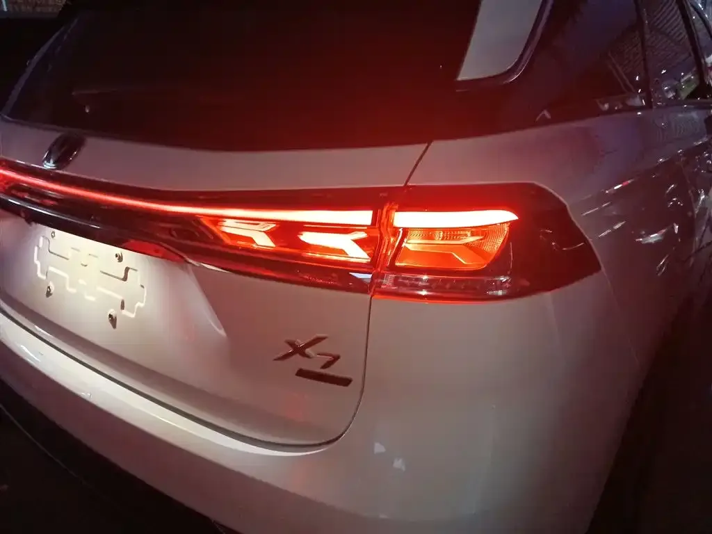 Changan X7 PLUS — фото 8