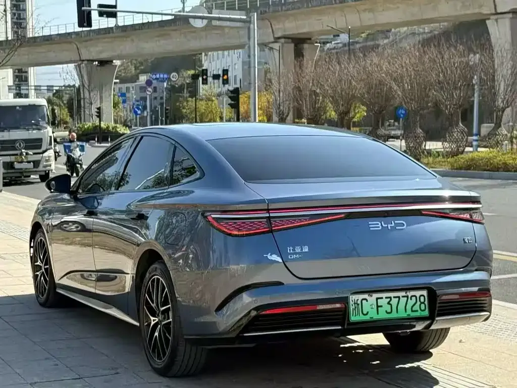 BYD Seal — фото 10