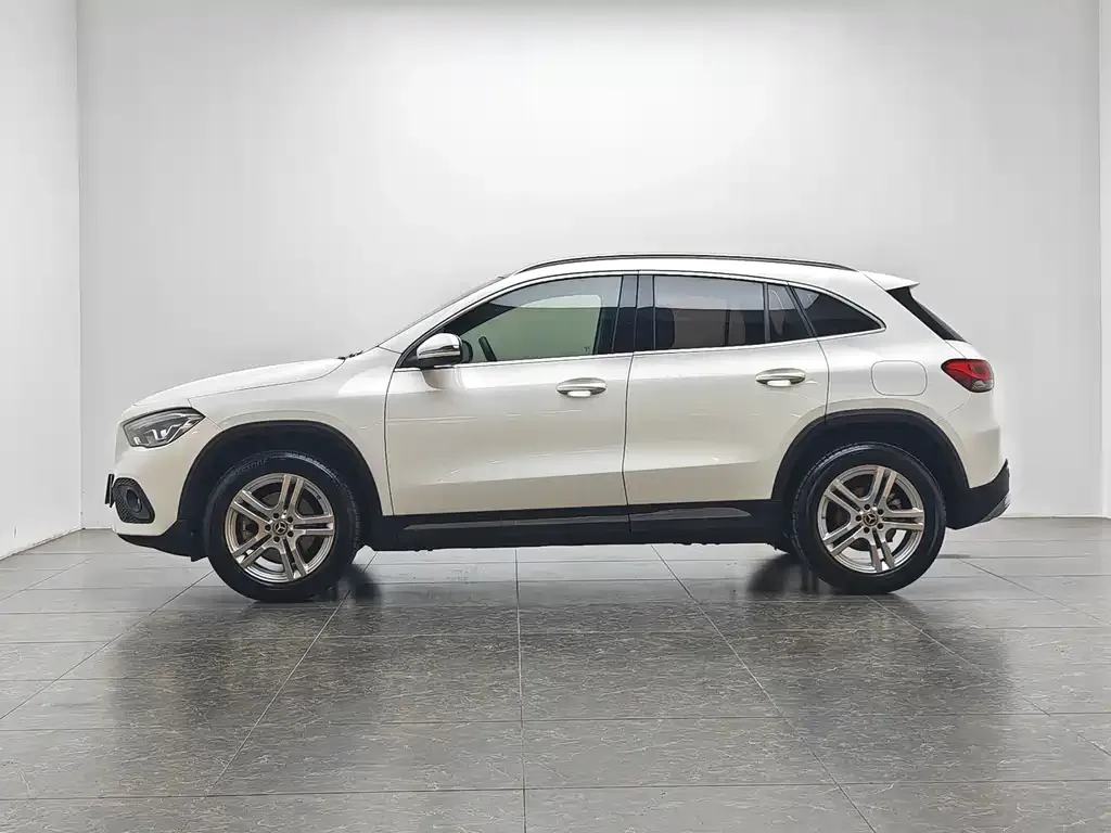 Mercedes-Benz GLA — фото 10