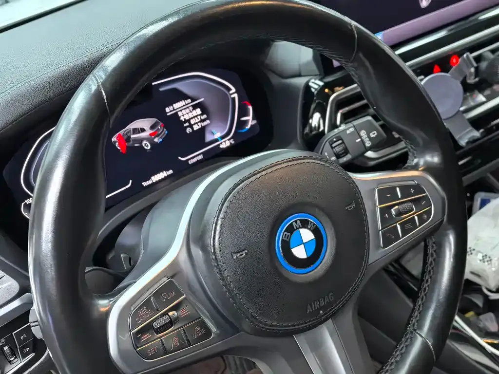 BMW iX3 — фото 2